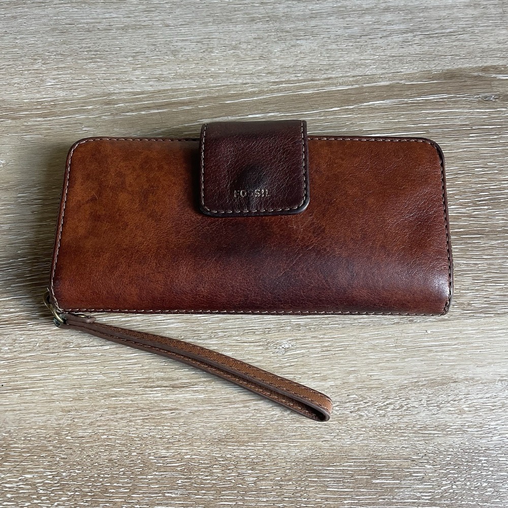 Fossil Brown Zip Around LeatherWallet Wristlet Organizer Checkbook NWOT